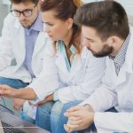 Brain tumor treatment: How survey communities can amplify physicians' impact?